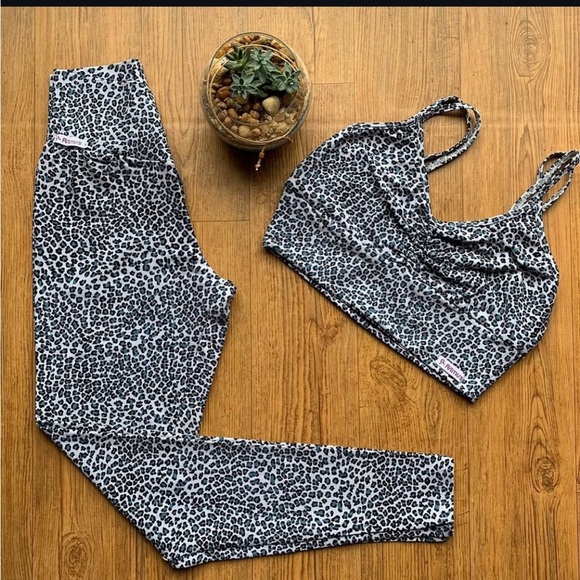 Leopard Print 3 pcs Activewear Set - Picture 2 of 3